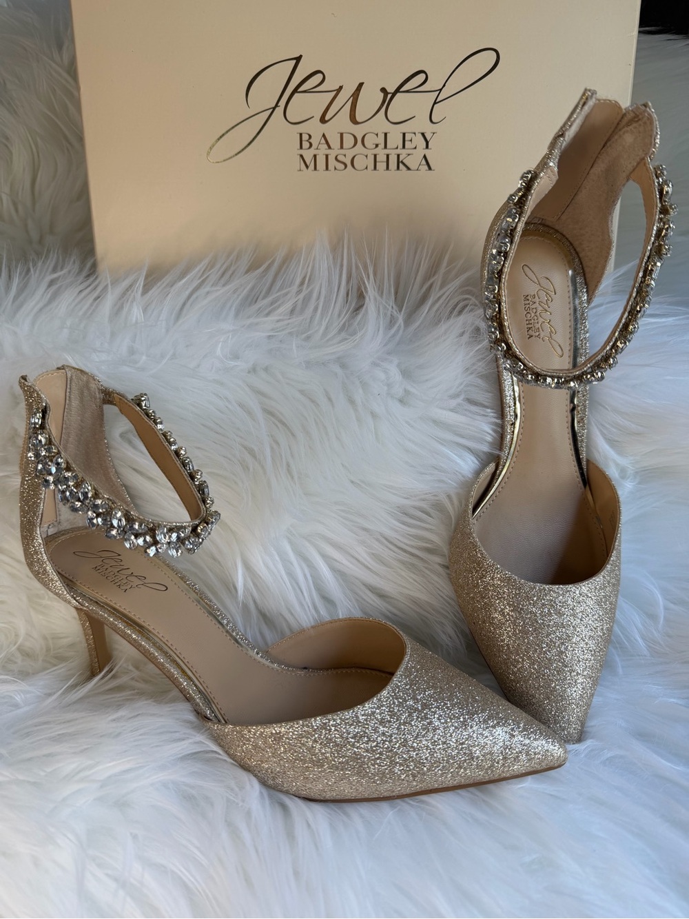 Jewel Badgley Mischka Raleigh Pointed Kitten D’Orsay Lt. Gold Ankle-Strap 8.5